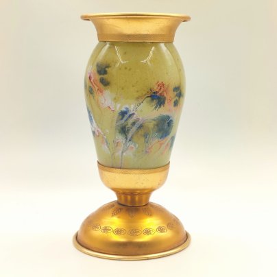 Ваза в форме кубка с имитацией структуры камня, стекло, алюминий, золочение, краска, СССР, 1970-1990 гг.