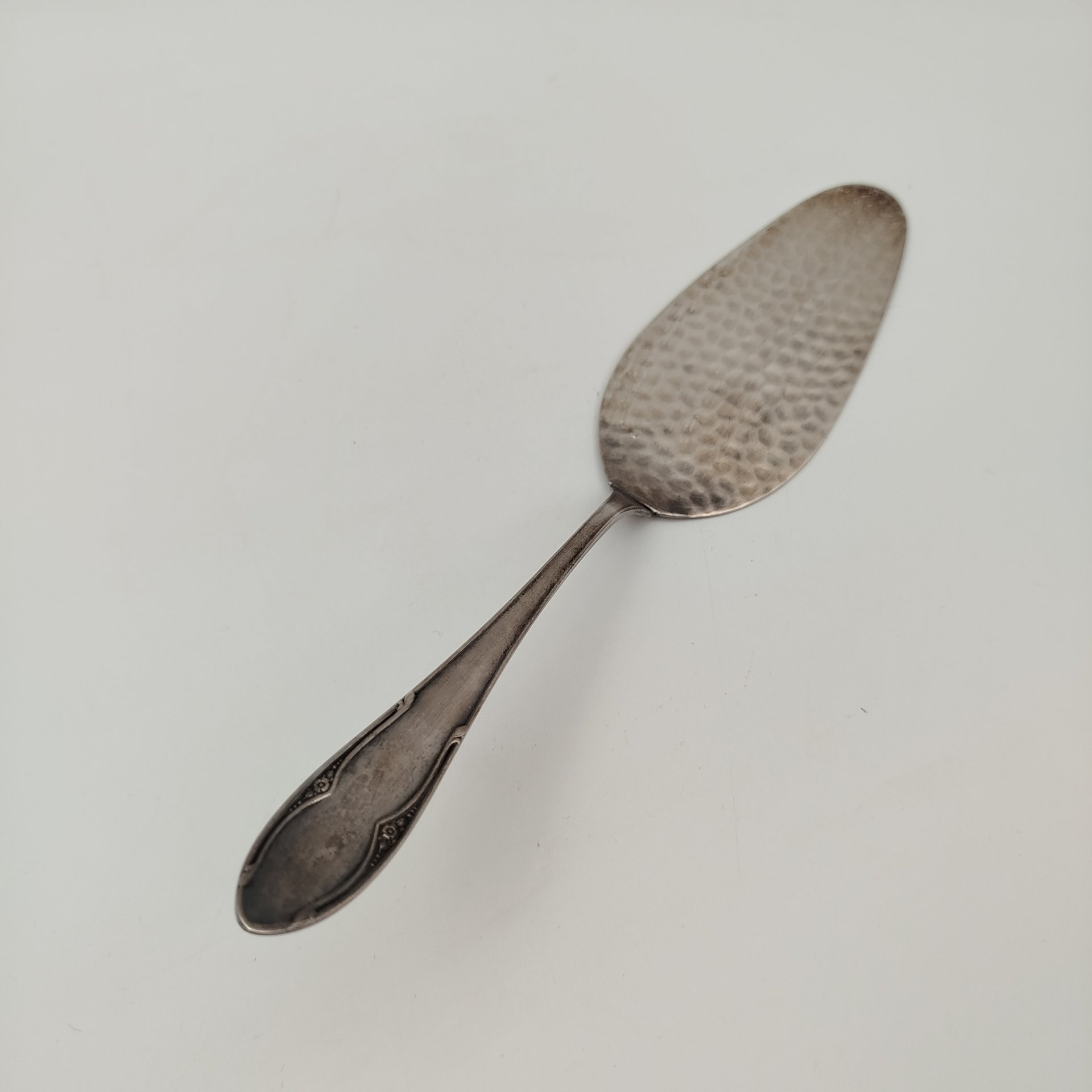 Лопатка для торта, металл, серебрение, чеканка, СССР, 1970-1990 гг.