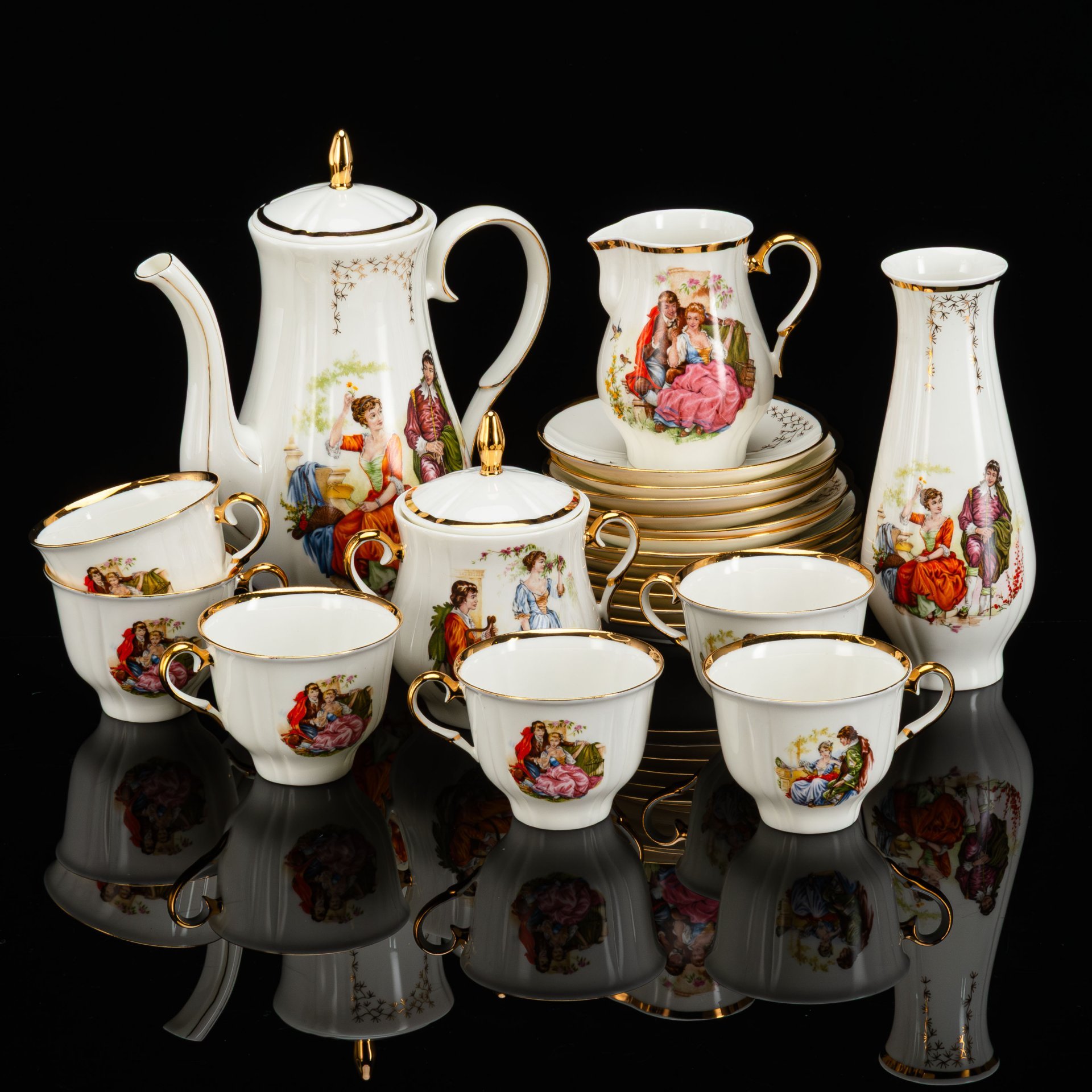 Сервиз кофейный на 6 персон (22 предмета), украшенный галантными сценами