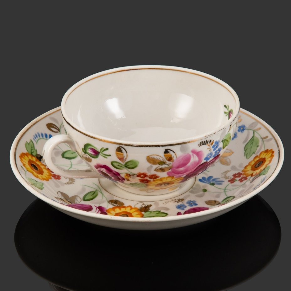Пара чайная с двусторонним расписным цветочным декором в русском стиле, фарфор, роспись, золочение, Фарфоровый завод «Пролетарий» (Бронница, Мста), СССР, 1953-1958 гг.