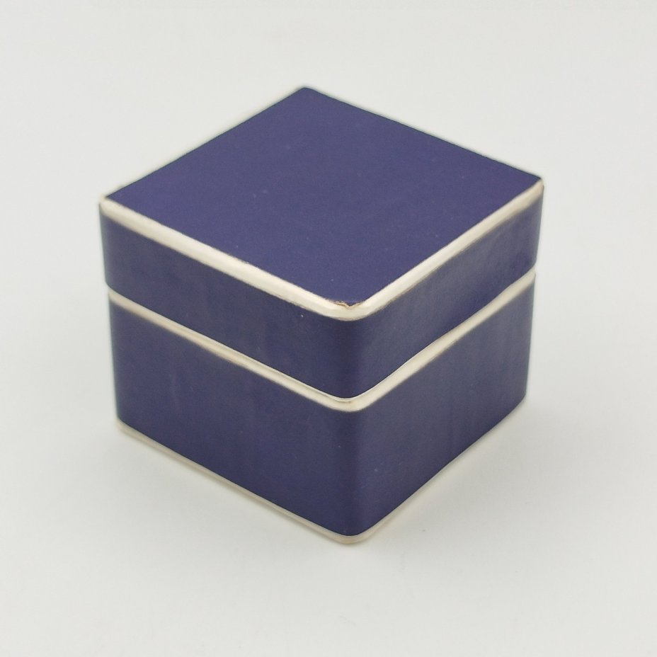 Шкатулка миниатюрная "Коробейник" в футляре, мельхиор (медь-никель), скань, эмаль, роспись (финифть), Россия, 1980-2000 гг.