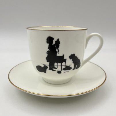 Кофейная пара "Помощница" из серии "Силуэты" по рисункам Елизаветы Бём, форма "Ландыш", автор формы Криммер Э.М.