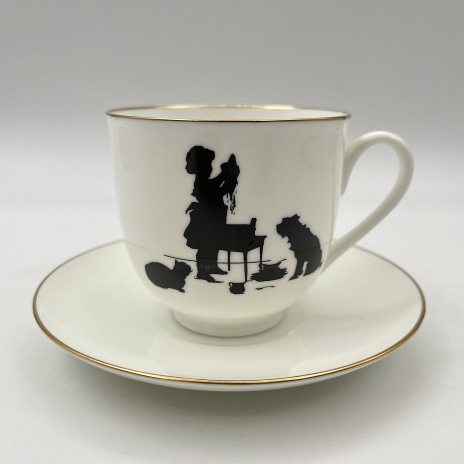 Кофейная пара "Помощница" из серии "Силуэты" по рисункам Елизаветы Бём, форма "Ландыш", автор формы Криммер Э.М.