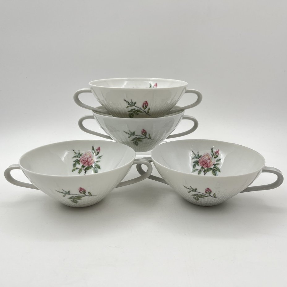 Набор из 4-х чашек для шоколада, декорированых изображением розы, фарфор, деколь, Hutschenreuther (Хутченройтер), Германия, 1939-1964 гг.