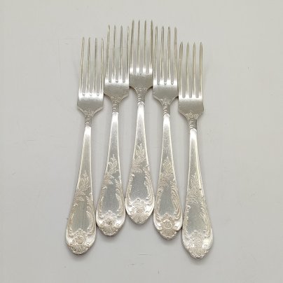 Набор из пяти десертных вилок с растительным декором