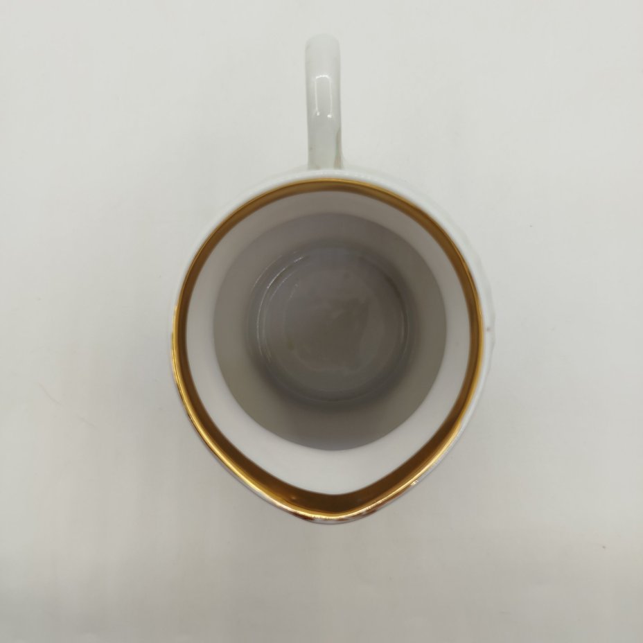 Молочник с рельефным декором, фарфор, золочение, люстр, Минский фарфорово-фаянсовый завод, СССР, 1968-1983 гг.