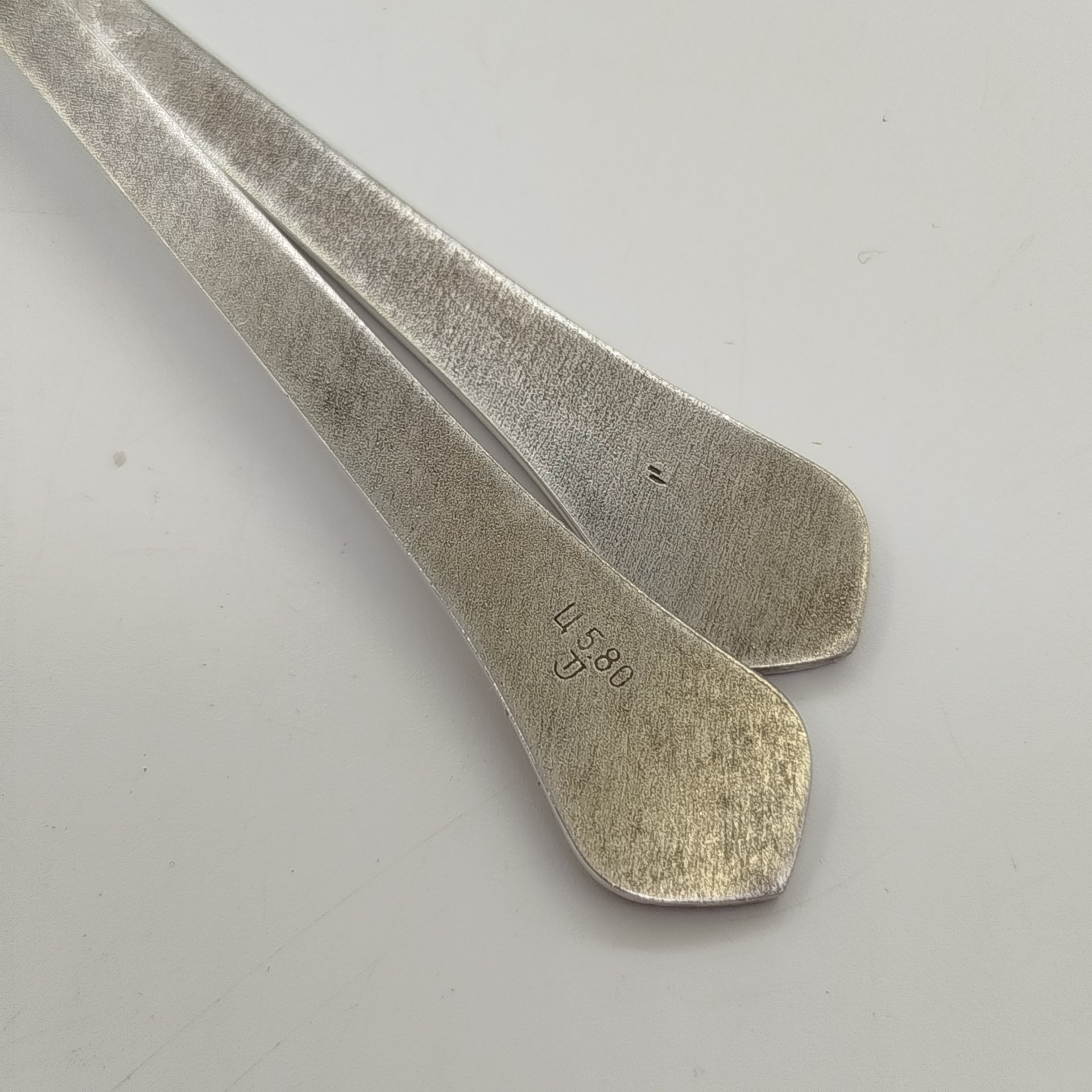 Набор сервировочный, состоящий из лопатки для торта и салатной ложки, с геометрическим декором