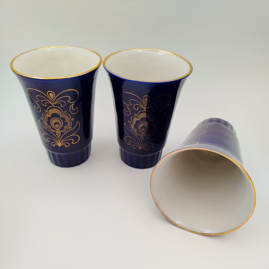 Набор из шести стаканов с растительным декором в коробке, фарфор, крытье кобальтом, золочение, Бронницкий завод фарфоровых изделий «Возрождение», СССР, 1980-1990 гг.