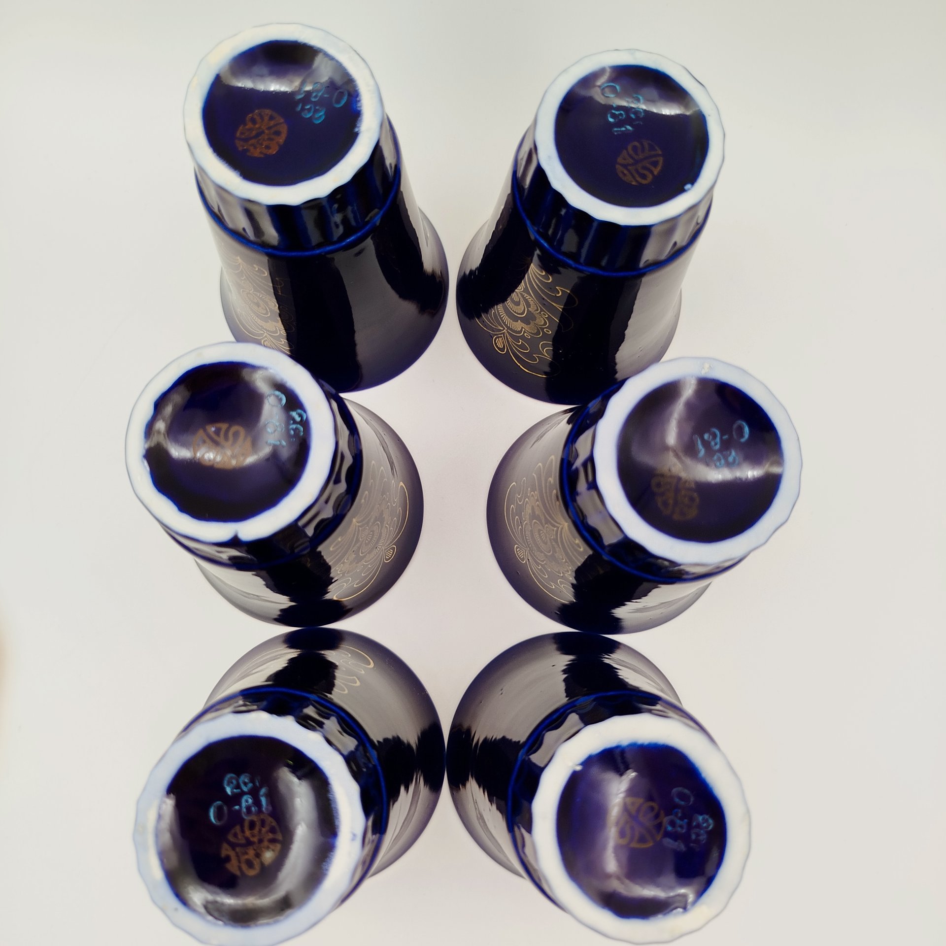 Набор из шести стаканов с растительным декором в коробке, фарфор, крытье кобальтом, золочение, Бронницкий завод фарфоровых изделий «Возрождение», СССР, 1980-1990 гг.