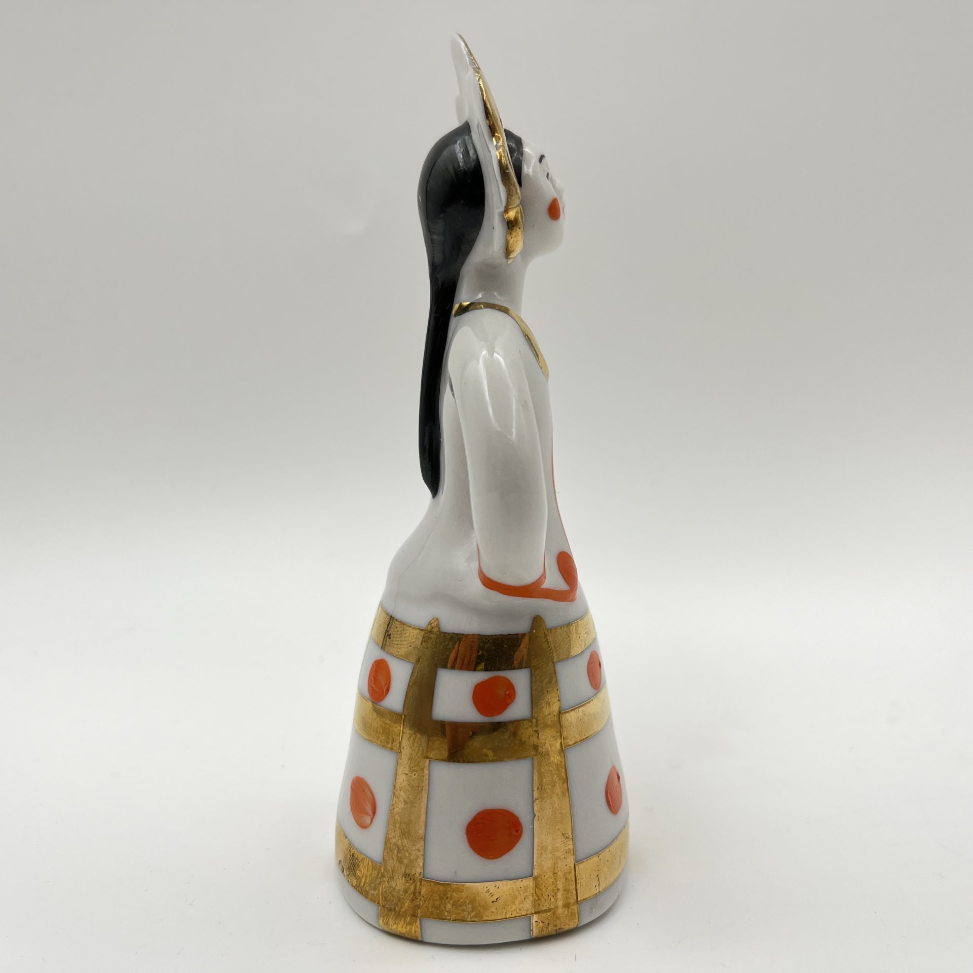 Статуэтка "Матрешка-невеста", фарфор, роспись, золочение, Дулевский фарфоровый завод (Дулёво), СССР, 1968-1991 гг.