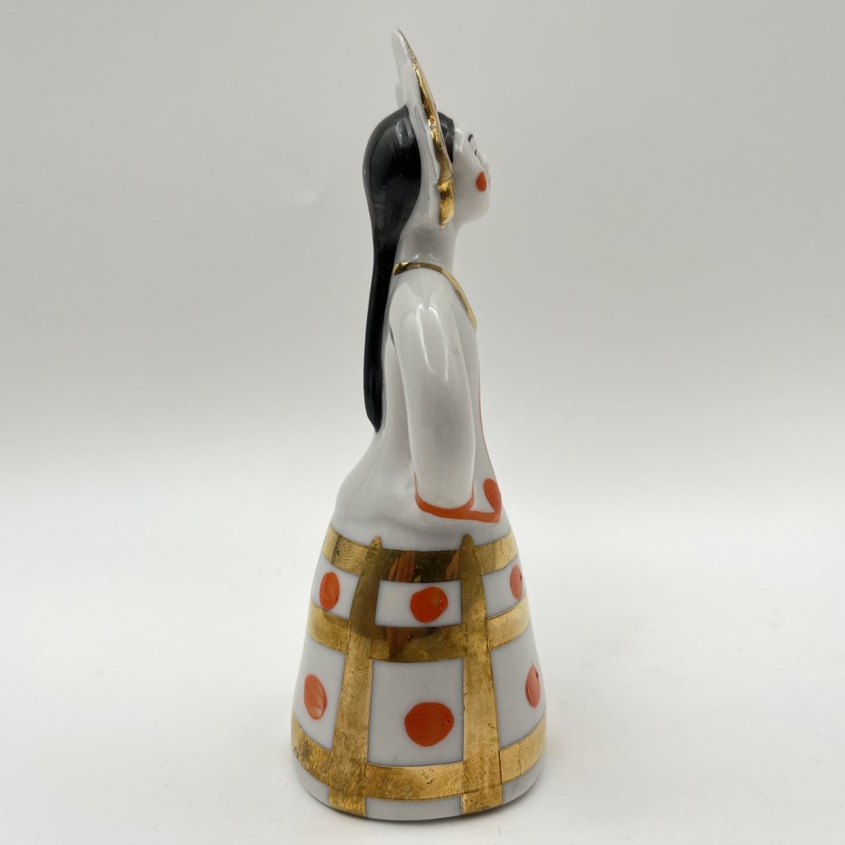 Статуэтка "Матрешка-невеста", фарфор, роспись, золочение, Дулевский фарфоровый завод (Дулёво), СССР, 1968-1991 гг.