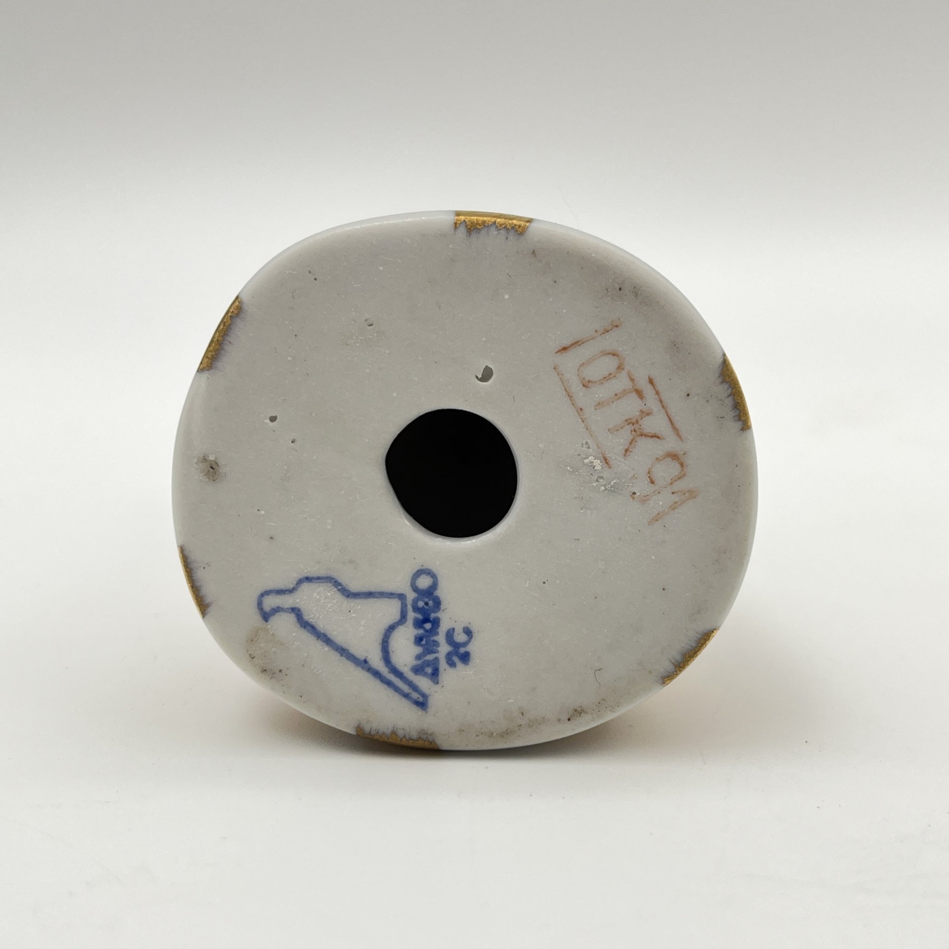 Статуэтка "Матрешка-невеста", фарфор, роспись, золочение, Дулевский фарфоровый завод (Дулёво), СССР, 1968-1991 гг.