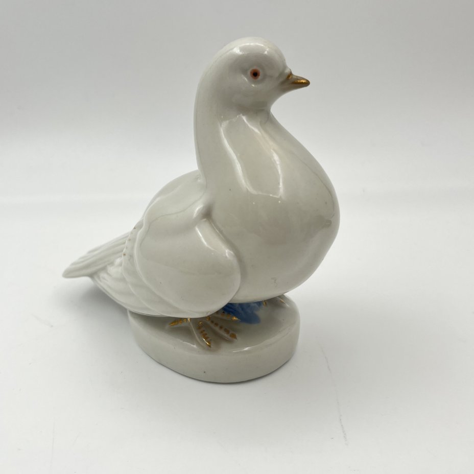 Статуэтка "Голубь", фарфор, роспись, золочение, Турыгинский фарфоровый завод артели «Художественная керамика» (Гжель), СССР, 1950-1960 гг.