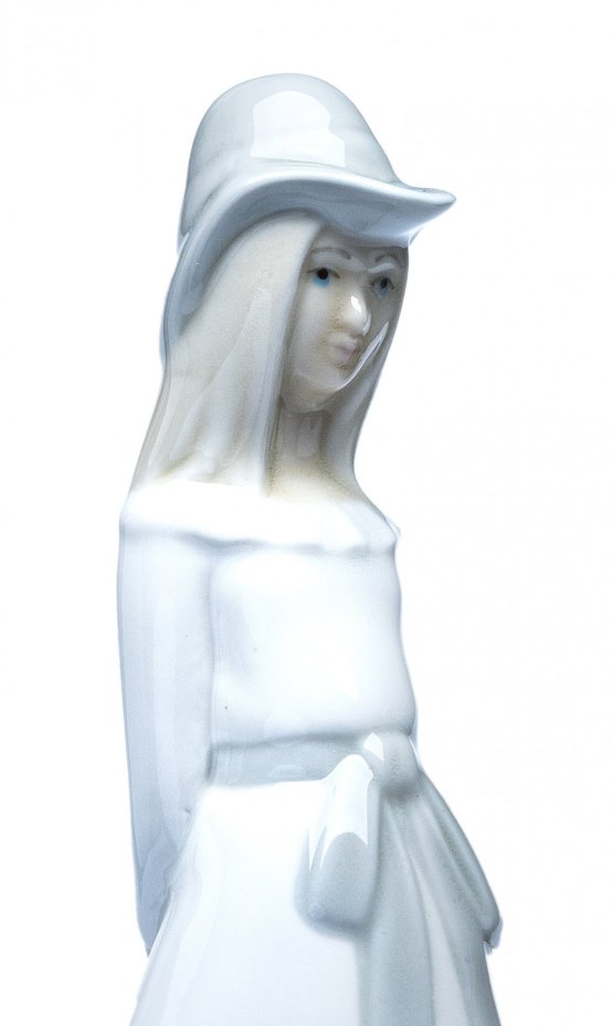 Статуэтка "Девушка в шляпке", фарфор, роспись, мануфактура "Porceval porcelain", Испания, 1970-1990 гг.