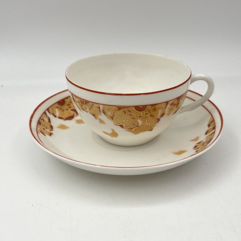 Пара чайная с цветочным декором, фарфор, печать по трафарету, обводка, золочение, Дмитровский фарфоровый завод (ДФЗ Вербилки), СССР, 1946-1950 гг.