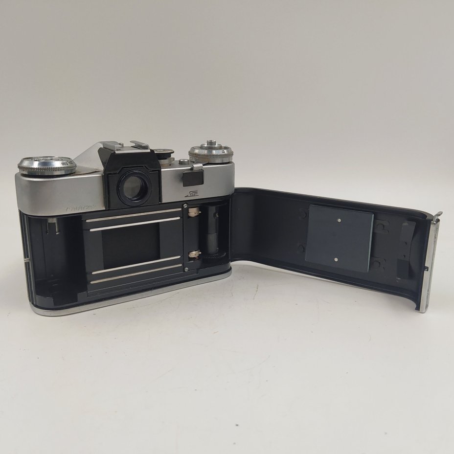 Фотоаппарат "Зенит-Е" с объективом "Гелиос-44-2" в оригинальном кофре, металл, стекло, пластик, кожа, Завод «Зенит», г. Вилейка, СССР, 1975 г.
