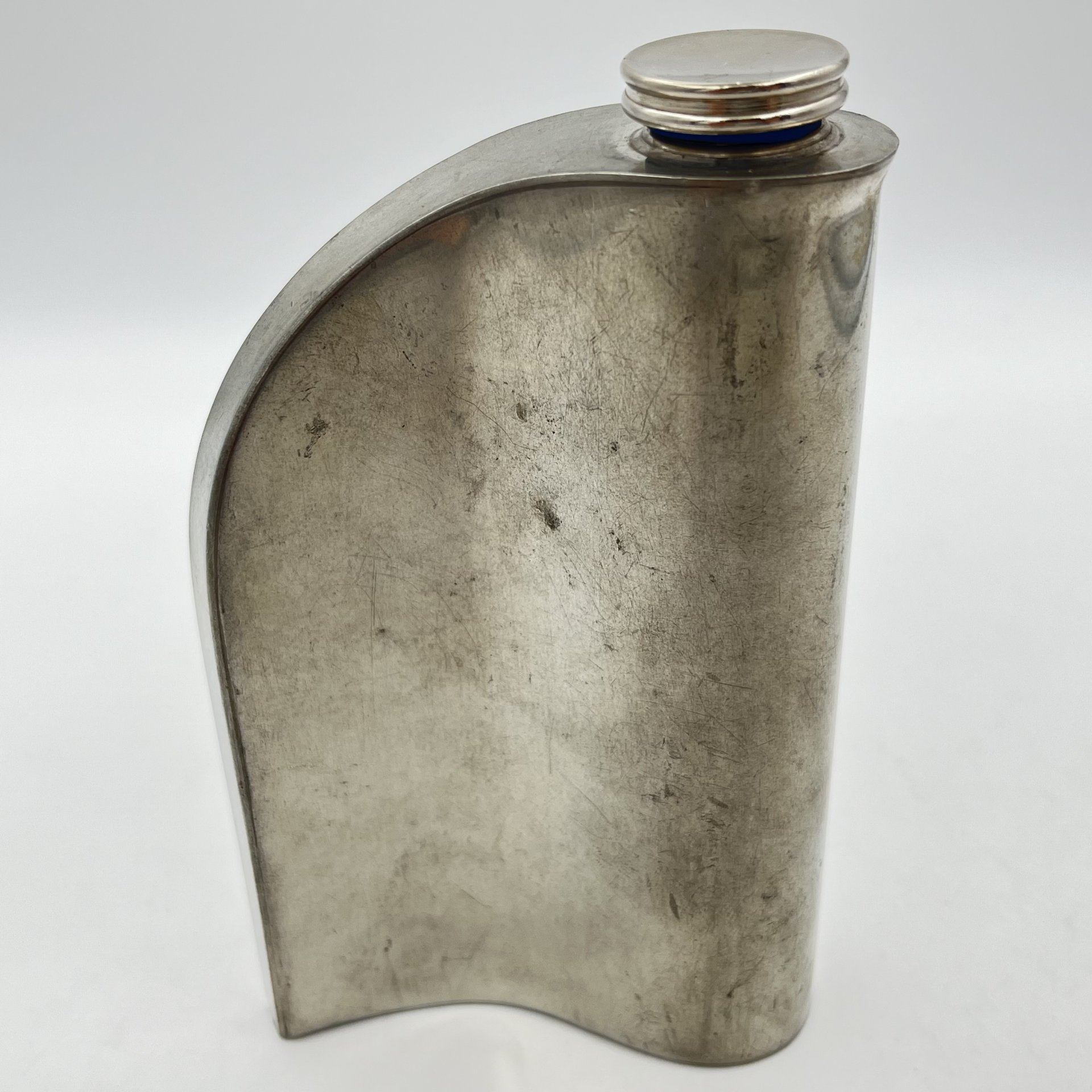 Фляжка "Concorde Ergo Flask", дизайнер Chris Middleton, Sheffield, металл