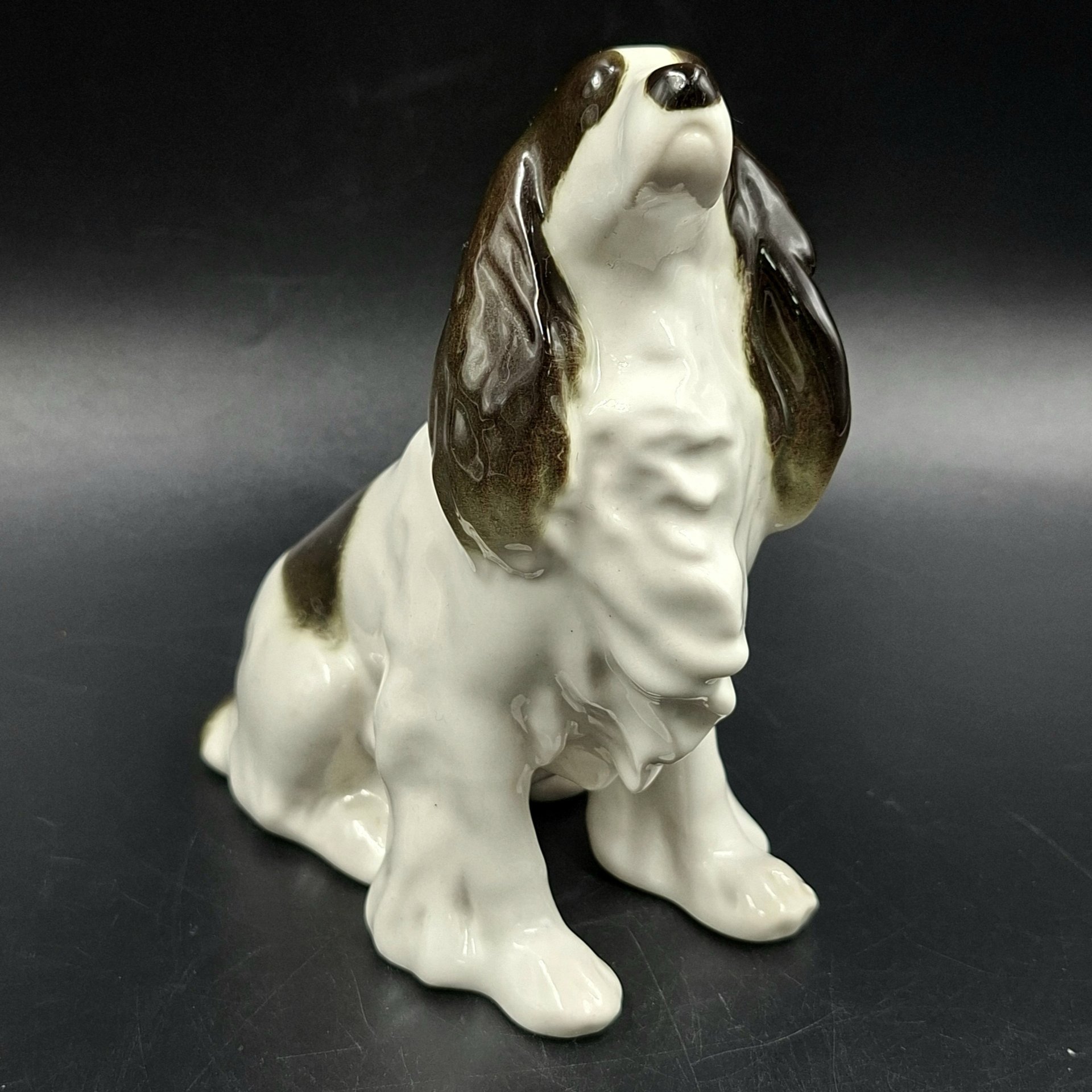 Статуэтка "Спаниель", скульптор П.П. Веселов, фарфор, роспись, Ленинградский фарфоровый завод (ЛФЗ), СССР, 1989-2001 гг.