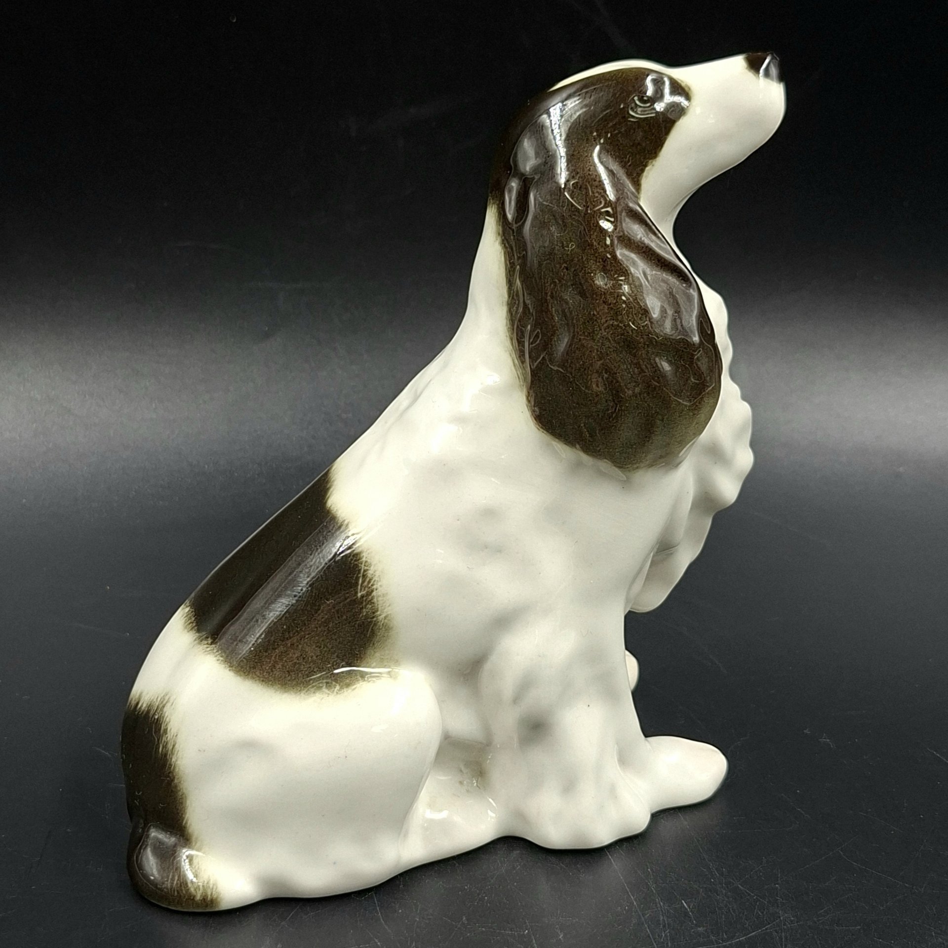 Статуэтка "Спаниель", скульптор П.П. Веселов, фарфор, роспись, Ленинградский фарфоровый завод (ЛФЗ), СССР, 1989-2001 гг.