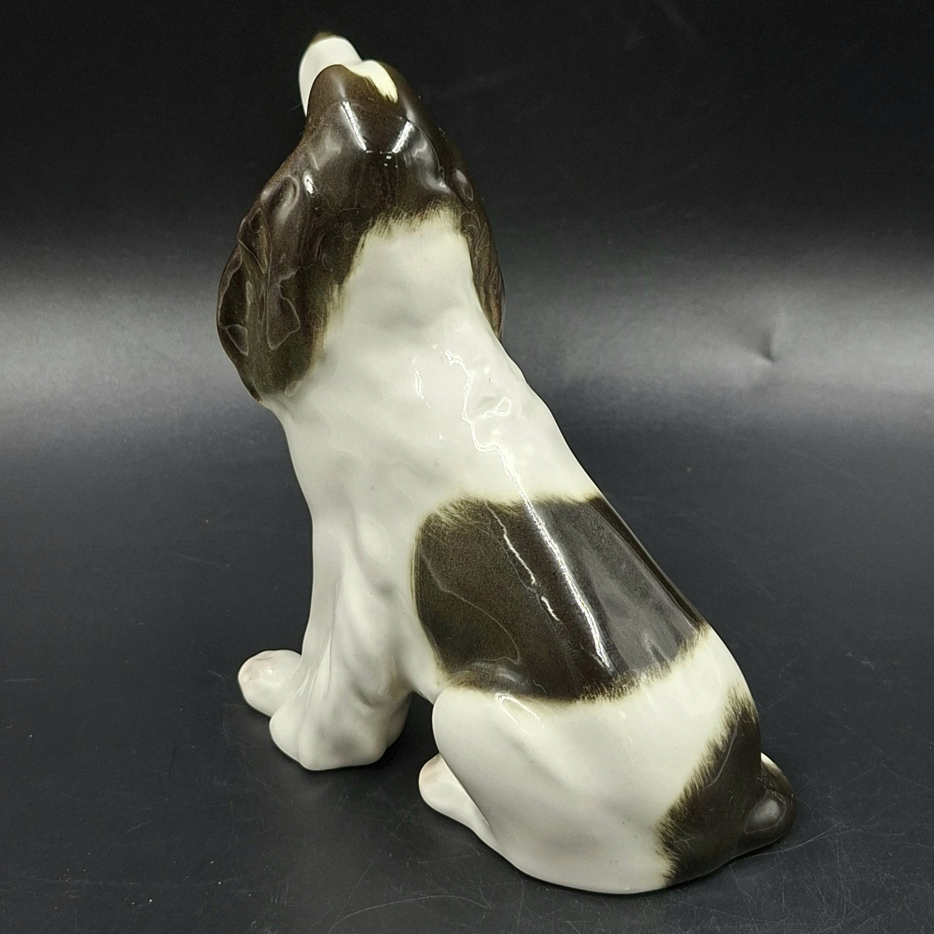 Статуэтка "Спаниель", скульптор П.П. Веселов, фарфор, роспись, Ленинградский фарфоровый завод (ЛФЗ), СССР, 1989-2001 гг.