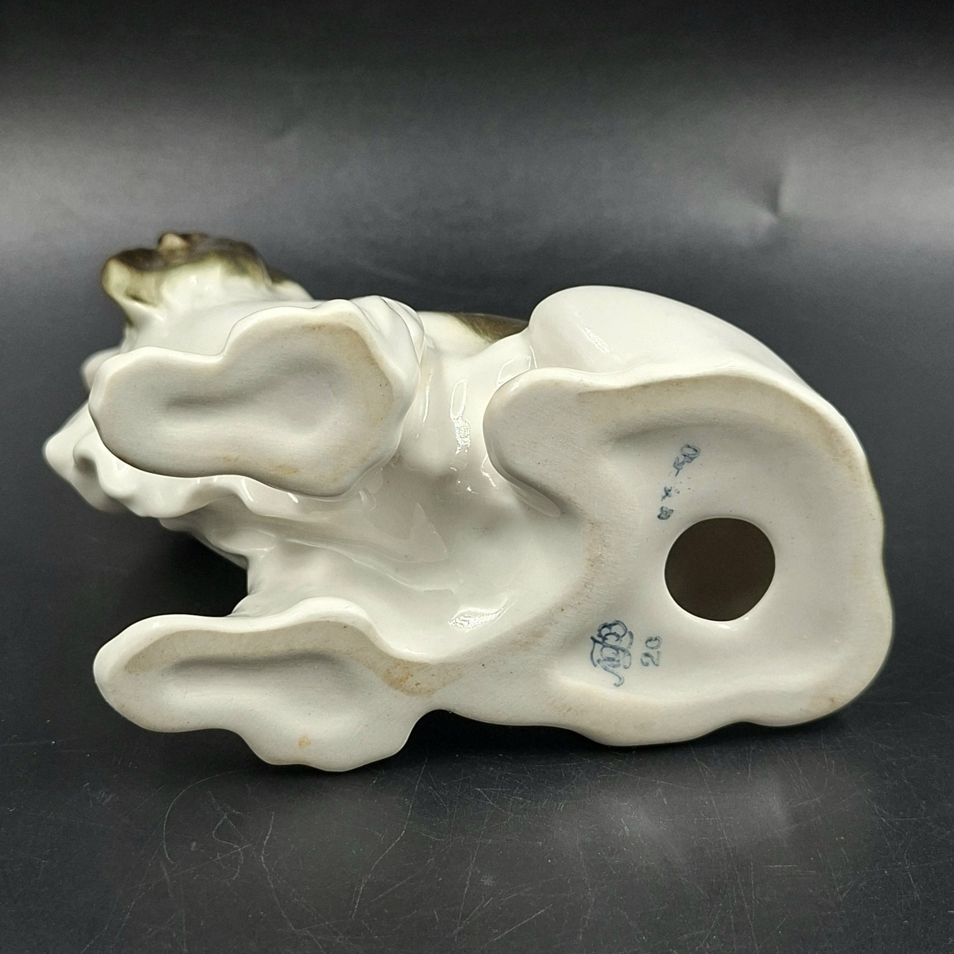 Статуэтка "Спаниель", скульптор П.П. Веселов, фарфор, роспись, Ленинградский фарфоровый завод (ЛФЗ), СССР, 1989-2001 гг.