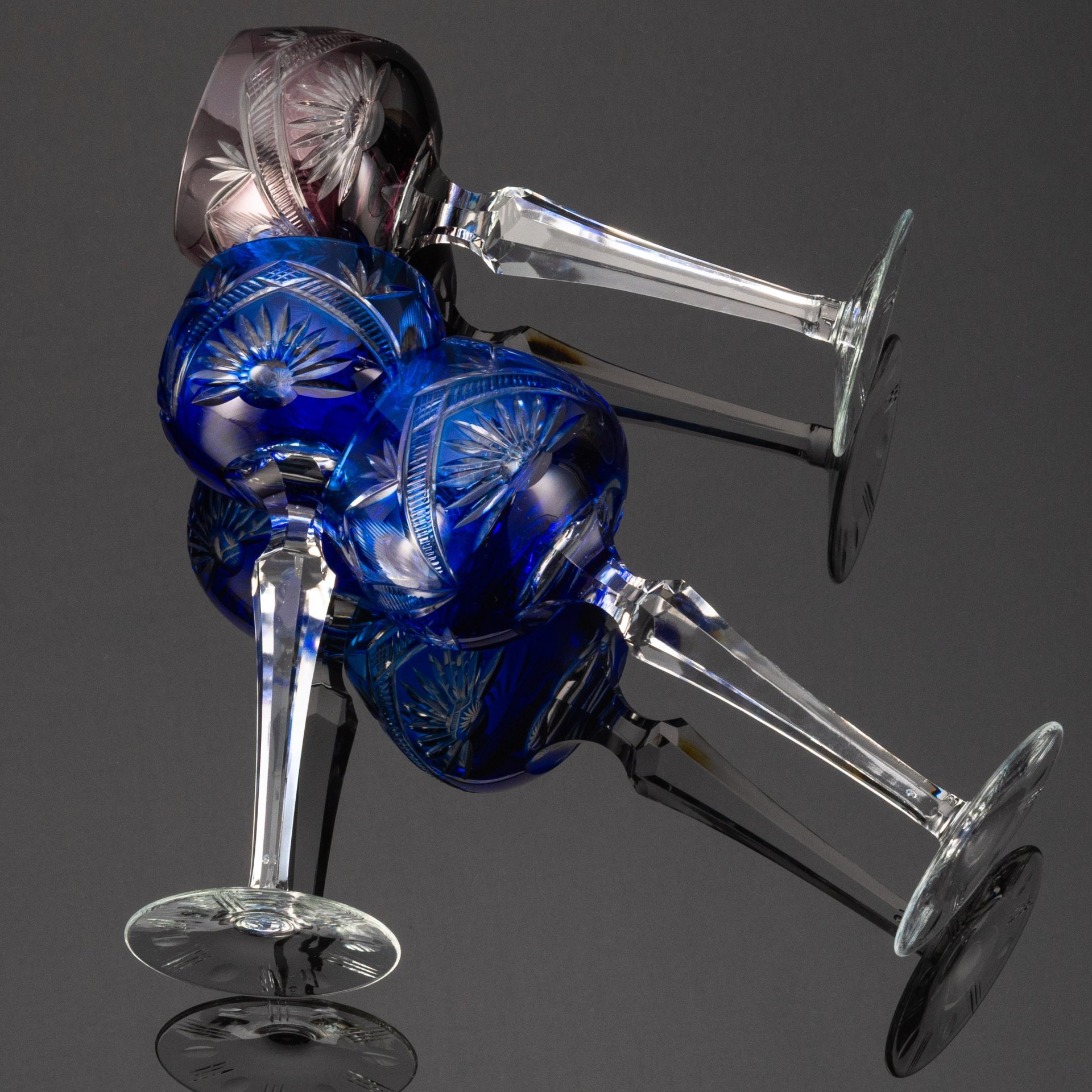 Набор разноцветных бокалов для вина на 3 персоны, украшенных резным орнаментом, хрусталь, алмазная грань, Echt Bleikristall, Германия, 1970-1990 гг.