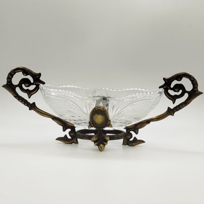 Ваза декоративная на металлической подставке с боковыми ручками