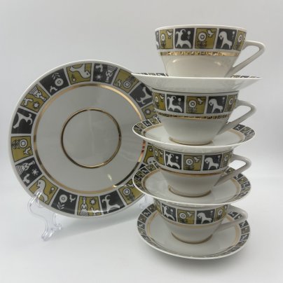 Набор "Степной" на 4 персоны (4 чайные пары и конфетница), автор формы "Утро" В.Л. Семенов, автор рисунка Н.М. Павлова, фарфор, крытье, деколь, Ленинградский фарфоровый завод (ЛФЗ), СССР, 1970-1986 гг.