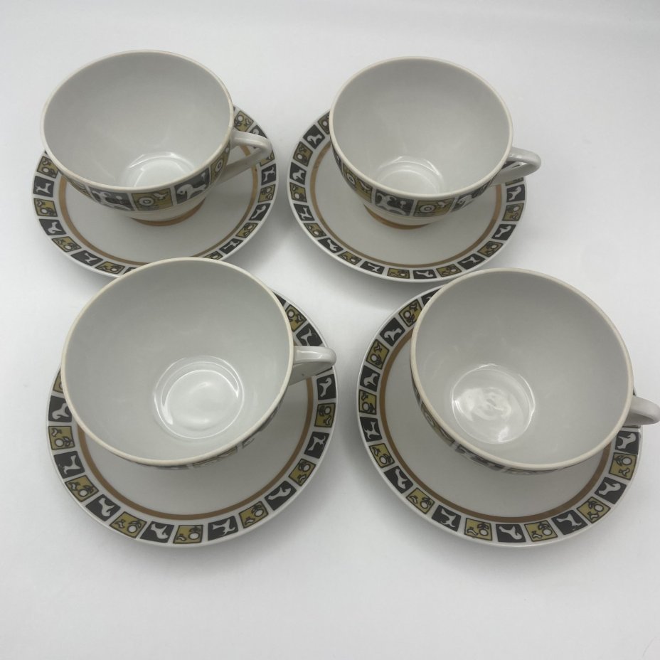 Набор "Степной" на 4 персоны (4 чайные пары и конфетница), автор формы "Утро" В.Л. Семенов, автор рисунка Н.М. Павлова, фарфор, крытье, деколь, Ленинградский фарфоровый завод (ЛФЗ), СССР, 1970-1986 гг.