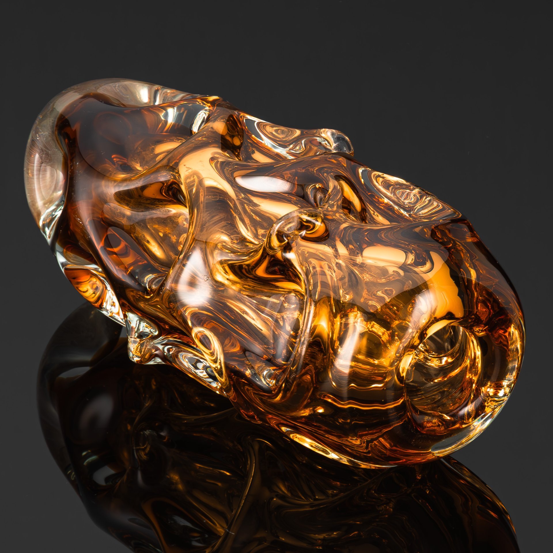 Ваза янтарного оттенка, дизайнер Jan Beránek (Ян Баранек), номер модели 5988