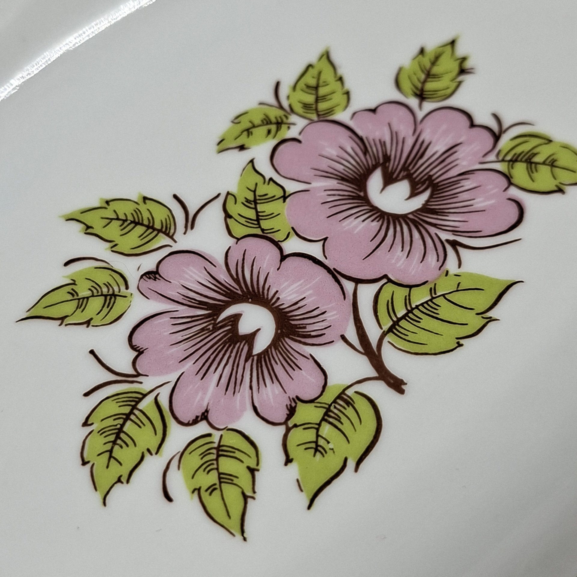 Селёдочница с цветочным декором в розово-зеленой гамме, фарфор, печать, Epiag Royal Czechoslovakia, Чехословакия, 1970-1990 гг.