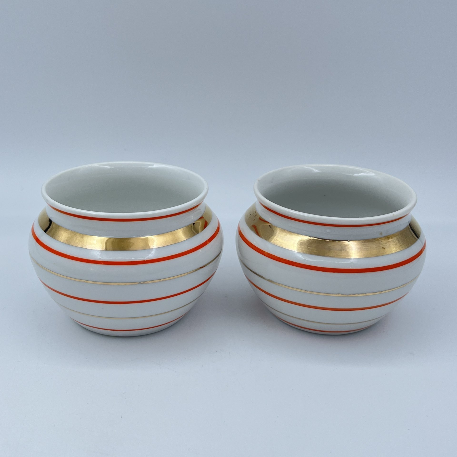 Набор из двух миниатюрных ваз "Радиоволны", фарфор, золочение, Дмитровский фарфоровый завод (ДФЗ Вербилки), СССР, 1954-1970 гг.