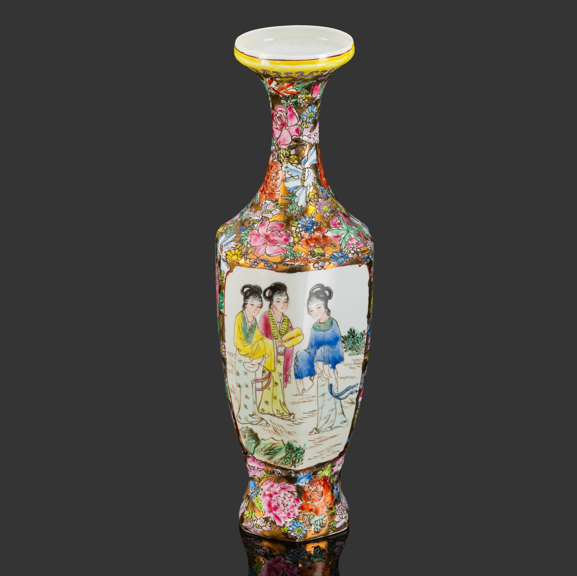 Ваза шестигранной формы "Благородные занятия красавиц"