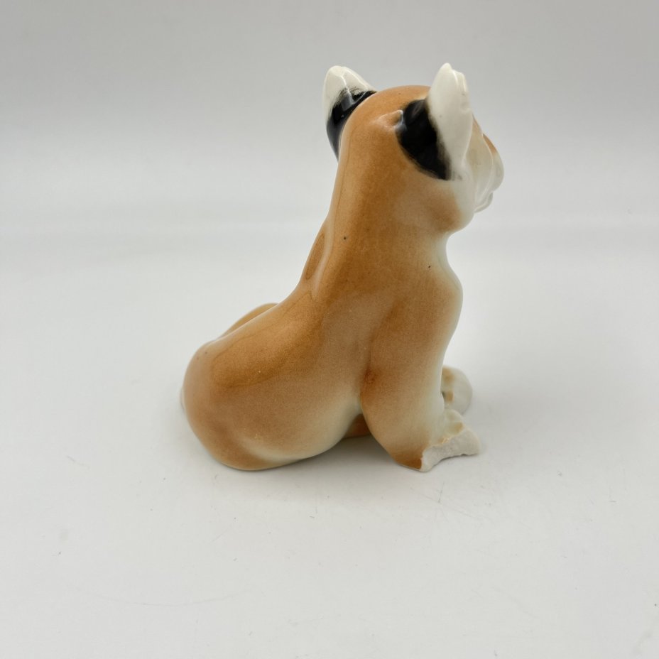 Статуэтка "Львенок сидящий", скульптор Воробьев Б.Я., фарфор, роспись, Ленинградский фарфоровый завод (ЛФЗ), СССР, 1970-1990 гг.