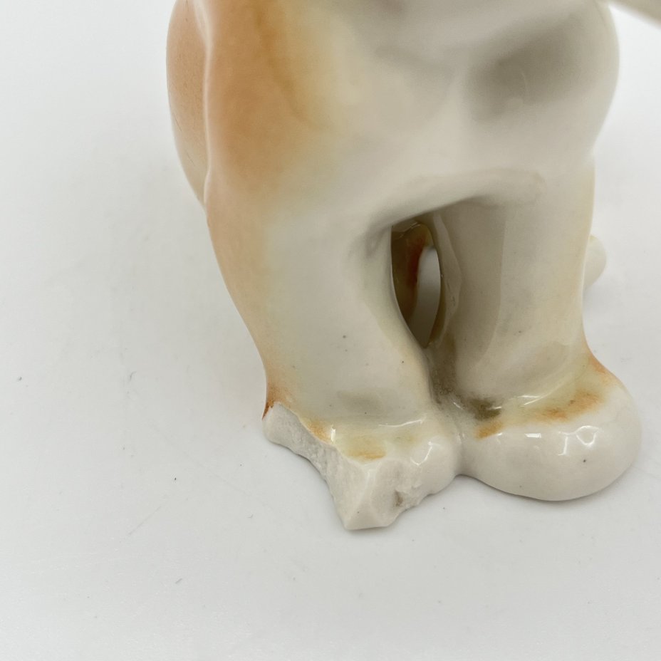 Статуэтка "Львенок сидящий", скульптор Воробьев Б.Я., фарфор, роспись, Ленинградский фарфоровый завод (ЛФЗ), СССР, 1970-1990 гг.