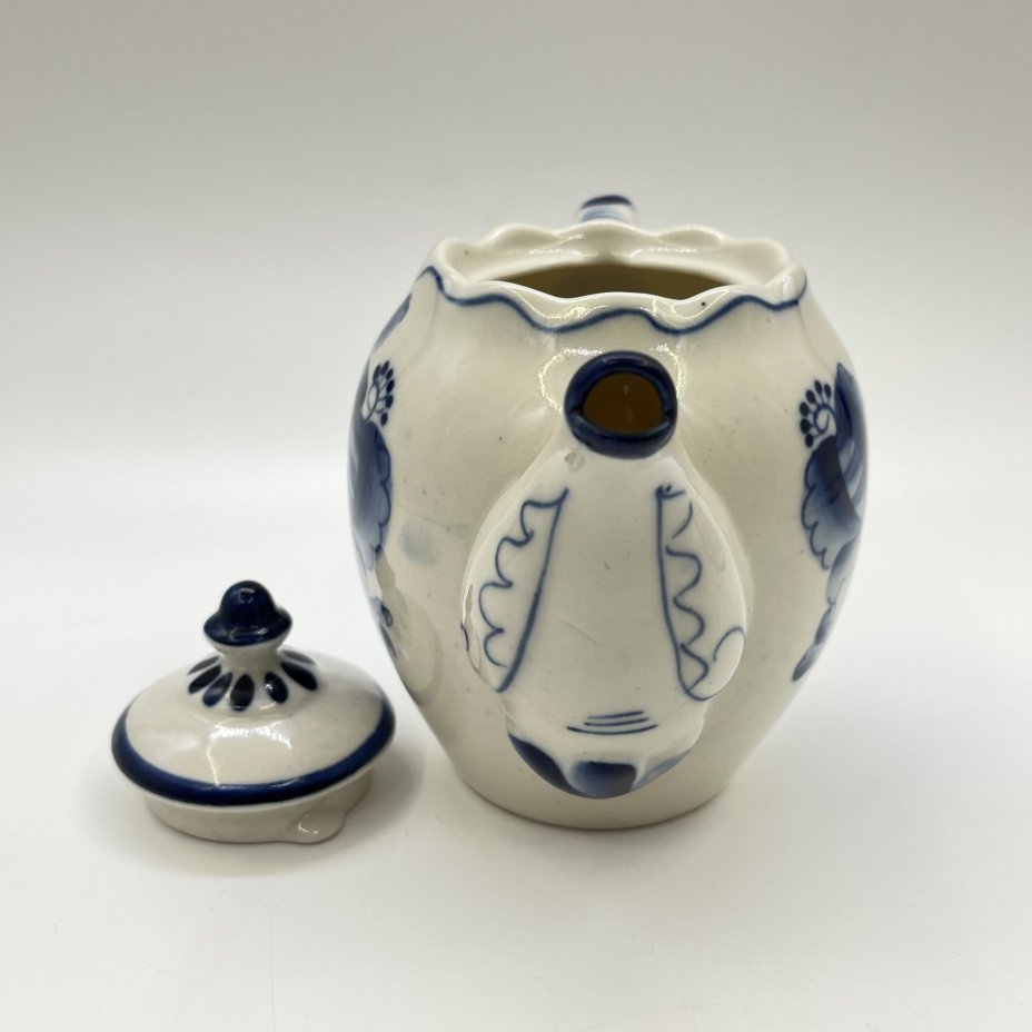 Чайник заварочный с цветочным декором, фарфор, роспись, Объединение «Гжель», СССР, 1972-1985 гг.