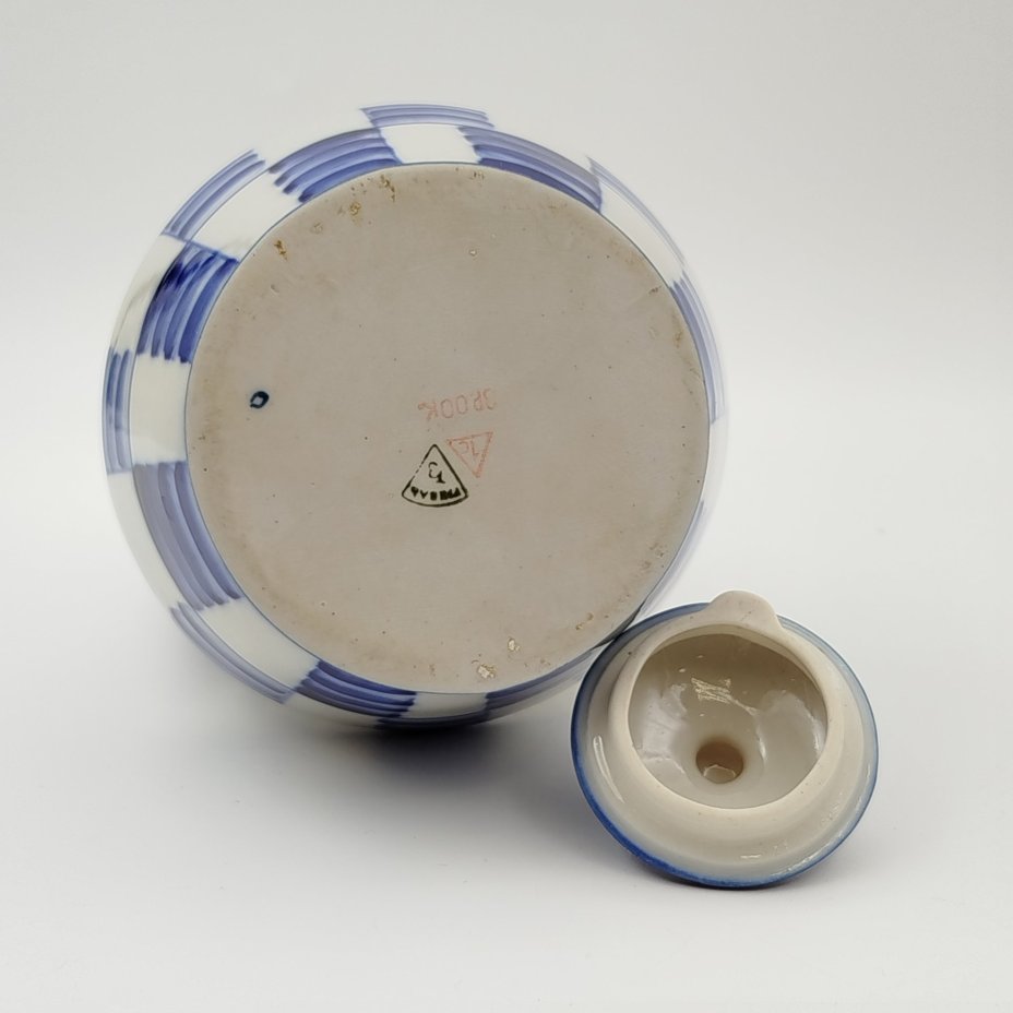 Графин/кувшин с геометрическим орнаментом, фарфор, роспись, Турыгинский фарфоровый завод артели «Художественная керамика» (Гжель), СССР, 1960-1972 гг.