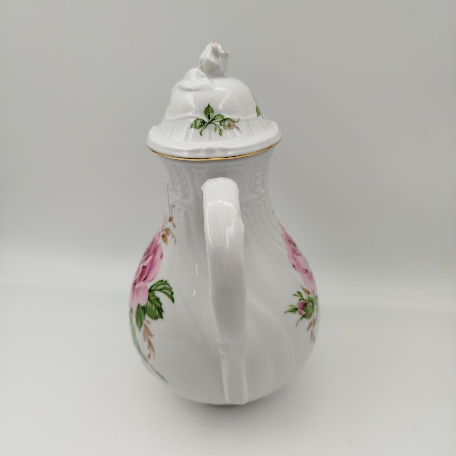Кофейник, украшенный изображением роз, фарфор, деколь, золочение, Pirkenhammer, Чехия, 1993-2010 гг., Pirkenhammer