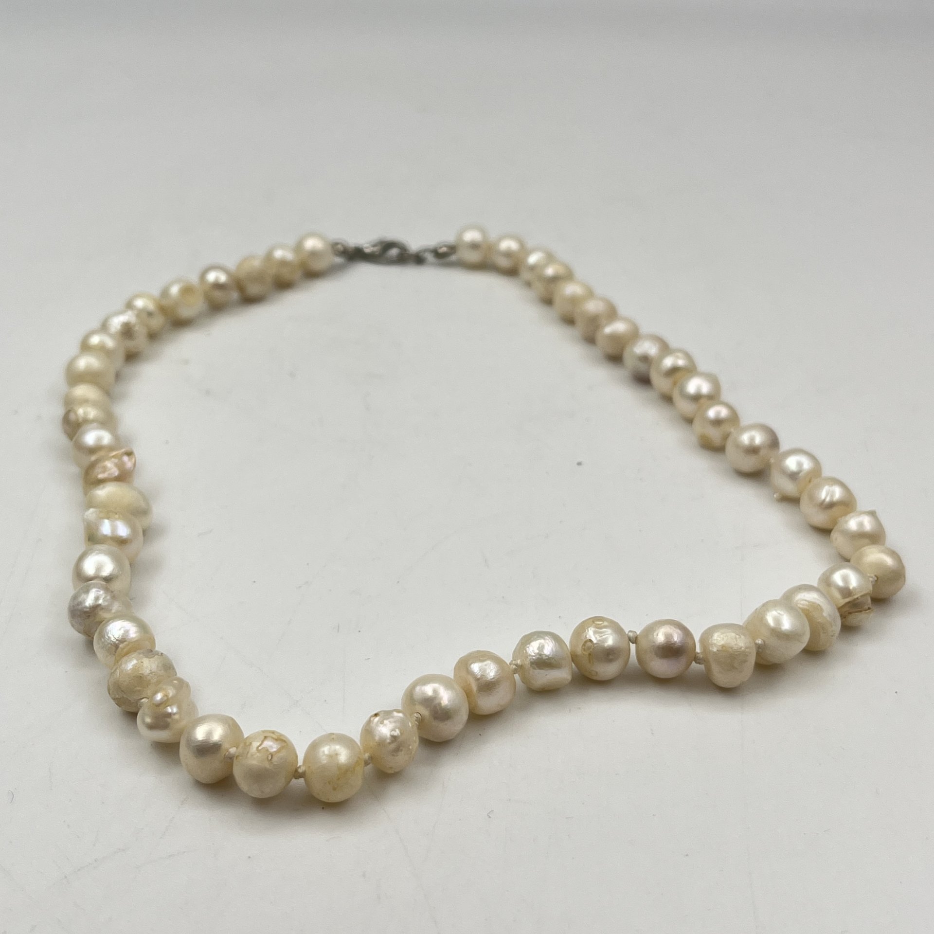 Колье винтажное перламутрового оттенка, натуральный жемчуг, сплав металлов