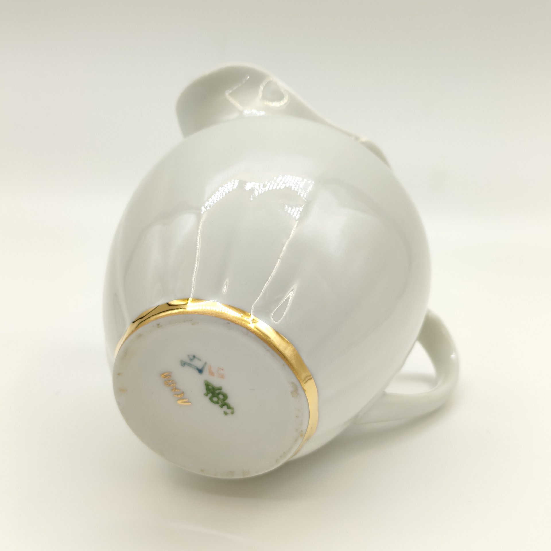 Молочник с лаконичным декором, фарфор, золочение, Дмитровский фарфоровый завод (ДФЗ Вербилки), СССР, 1954-1965 гг.