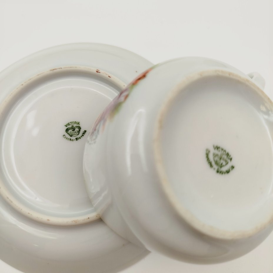 Сервиз чайно-кофейный с изображением девушек в саду на 5 персон (13 предметов), фарфор, деколь, Victoria, Чехословакия, 1918-1939 гг.