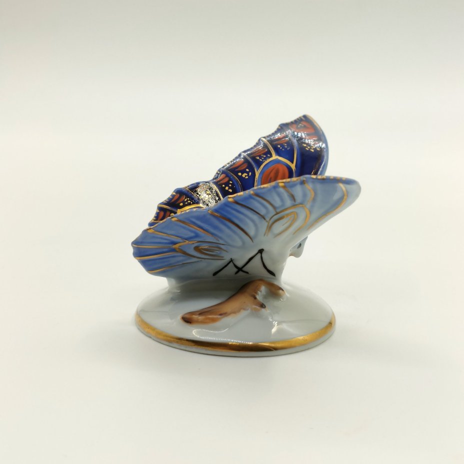 Статуэтка "Бабочка", фарфор, роспись, золочение, Рижский фарфорово-фаянсовый завод, СССР, 1950-1960 гг.