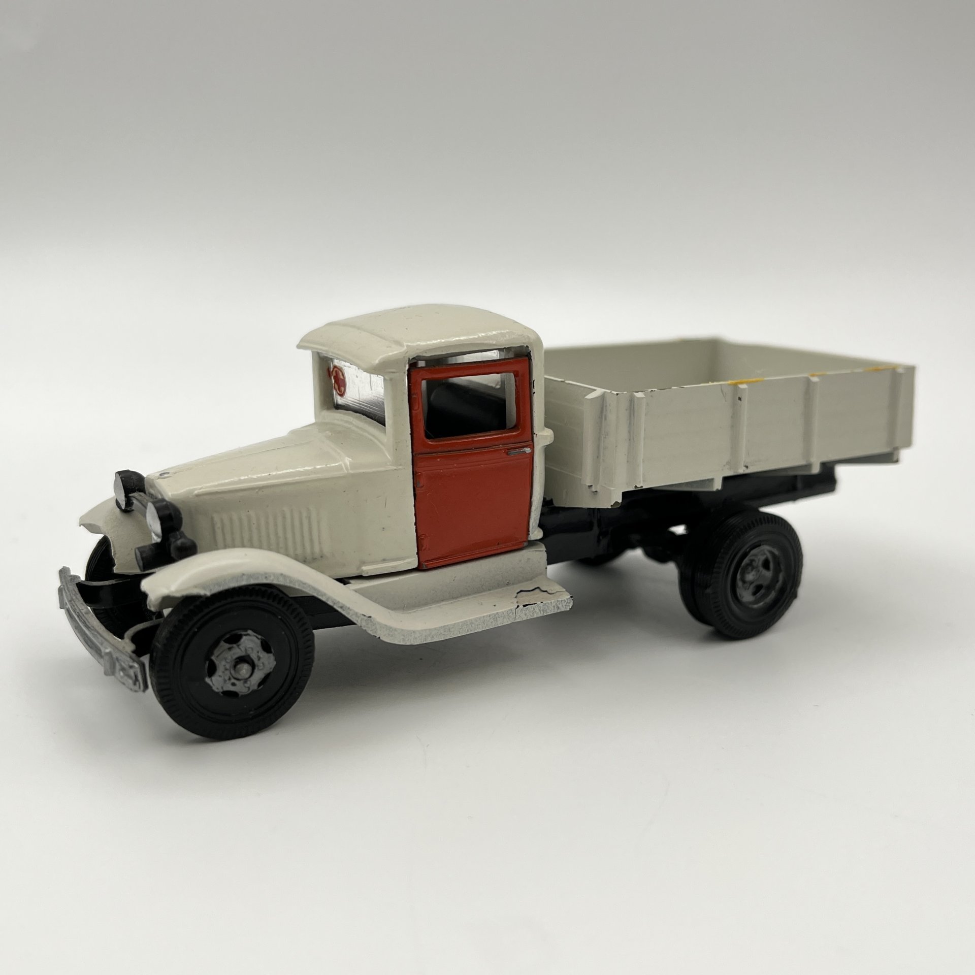 Модель автомобиля "ГАЗ-АА" (авторский покрас), металл, пластик, СССР, 1980-1990 гг.