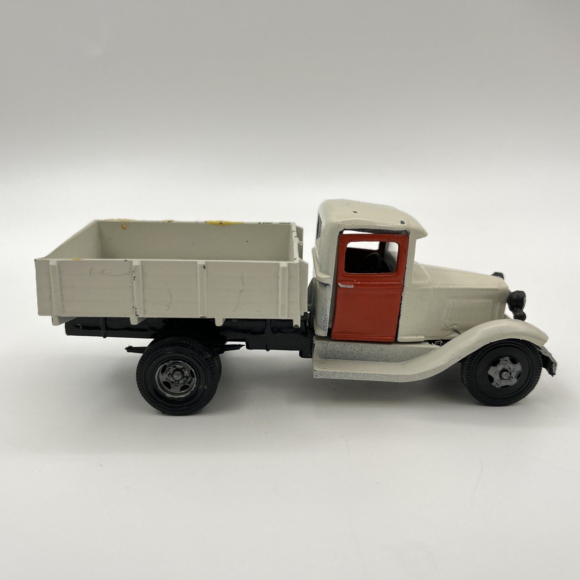 Модель автомобиля "ГАЗ-АА" (авторский покрас), металл, пластик, СССР, 1980-1990 гг.