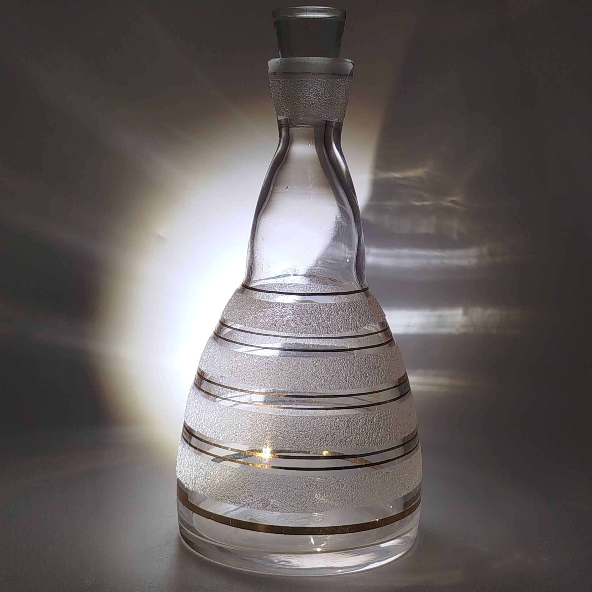 Штоф (графин), декорированный фактурными элементами