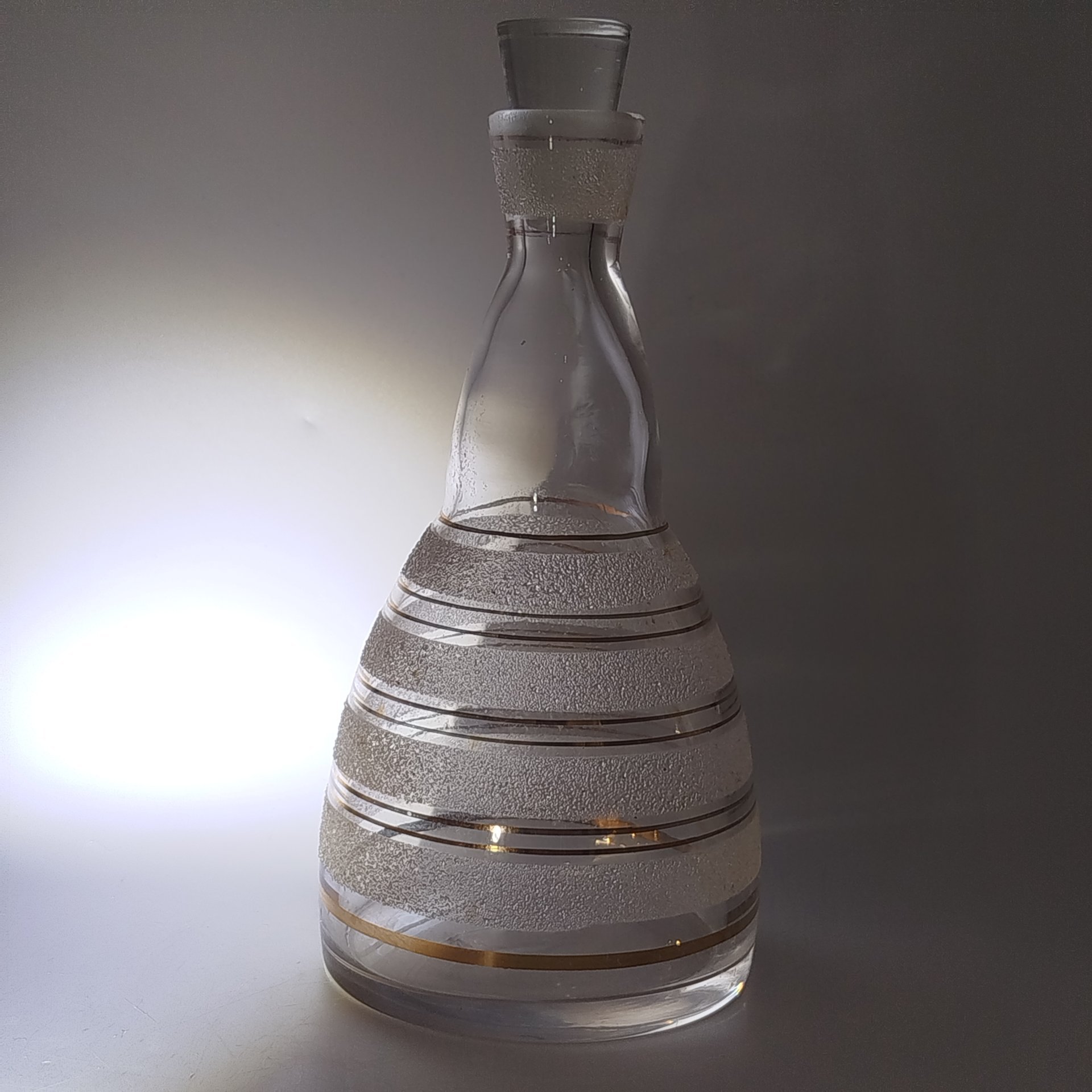 Штоф (графин), декорированный фактурными элементами