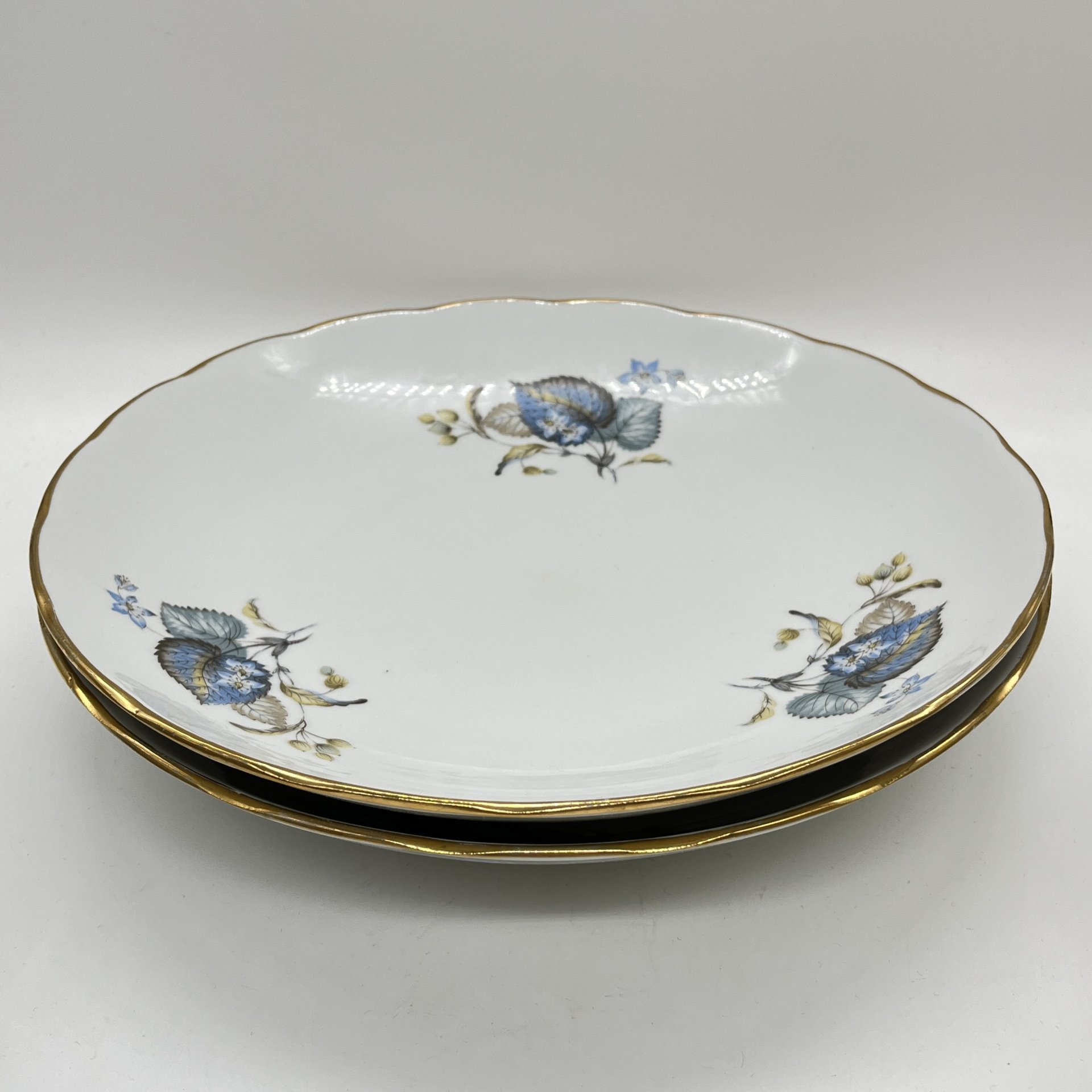 Набор из 2 больших сервировочных блюд с растительным декором, фарфор, деколь, золочение, Добрушский фарфоровый завод, СССР, 1978-1991 гг.