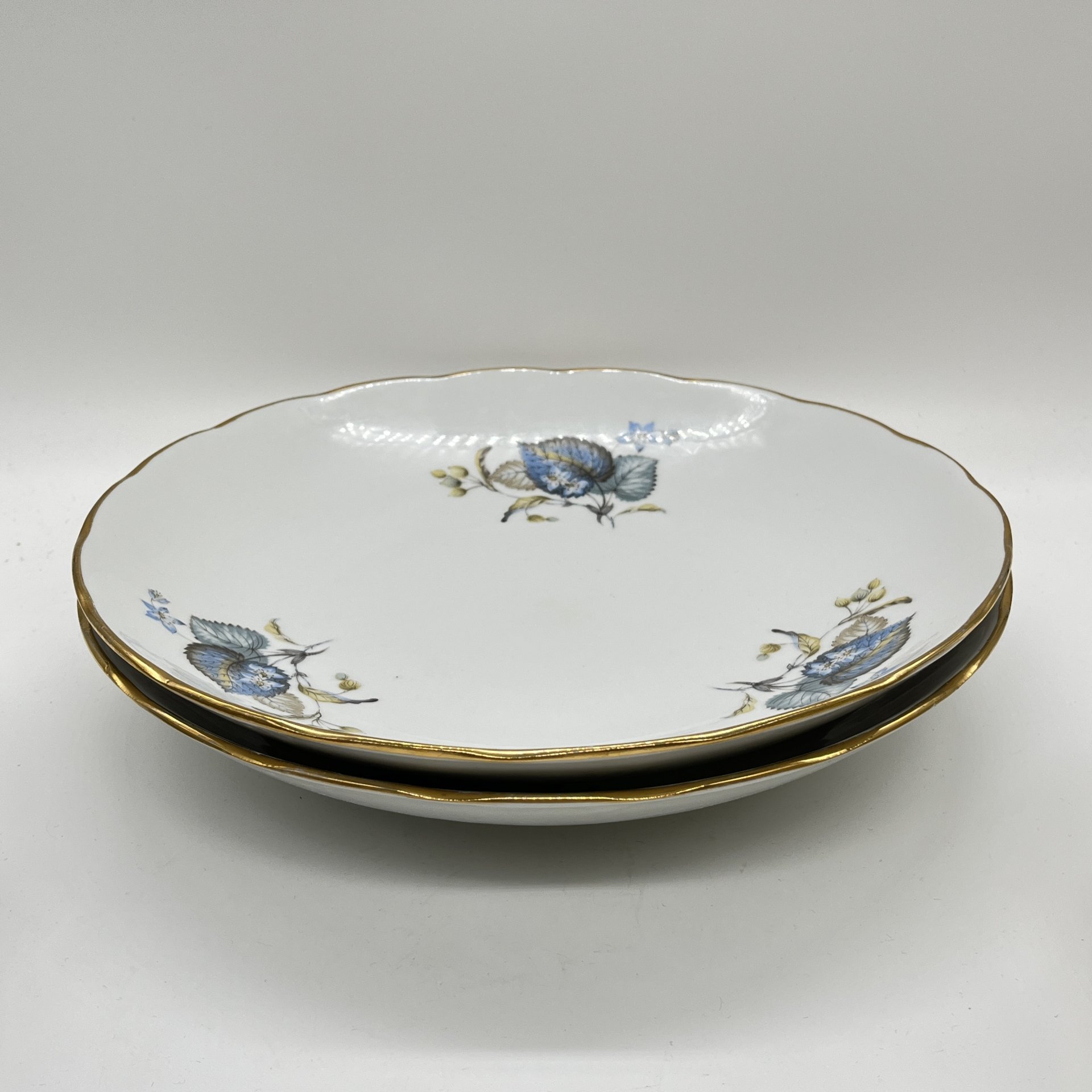 Набор из 2 больших сервировочных блюд с растительным декором, фарфор, деколь, золочение, Добрушский фарфоровый завод, СССР, 1978-1991 гг.