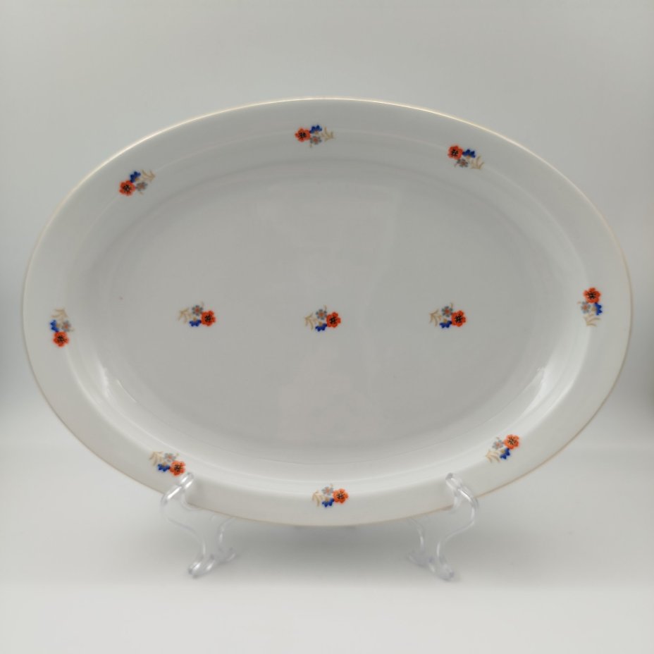 Блюдо овальной формы, украшенное цветочным декором, фарфор, деколь, золочение, Bavaria Porzellan, Германия, 1950-1980 гг.