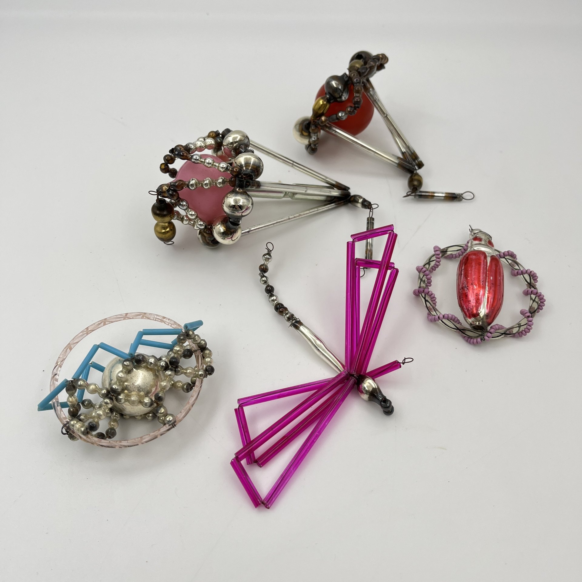 Набор елочных игрушек в виде спутников и насекомых, стекло, краска, металл, Завод «Лаборприбор», СССР, 1940-1960 гг.